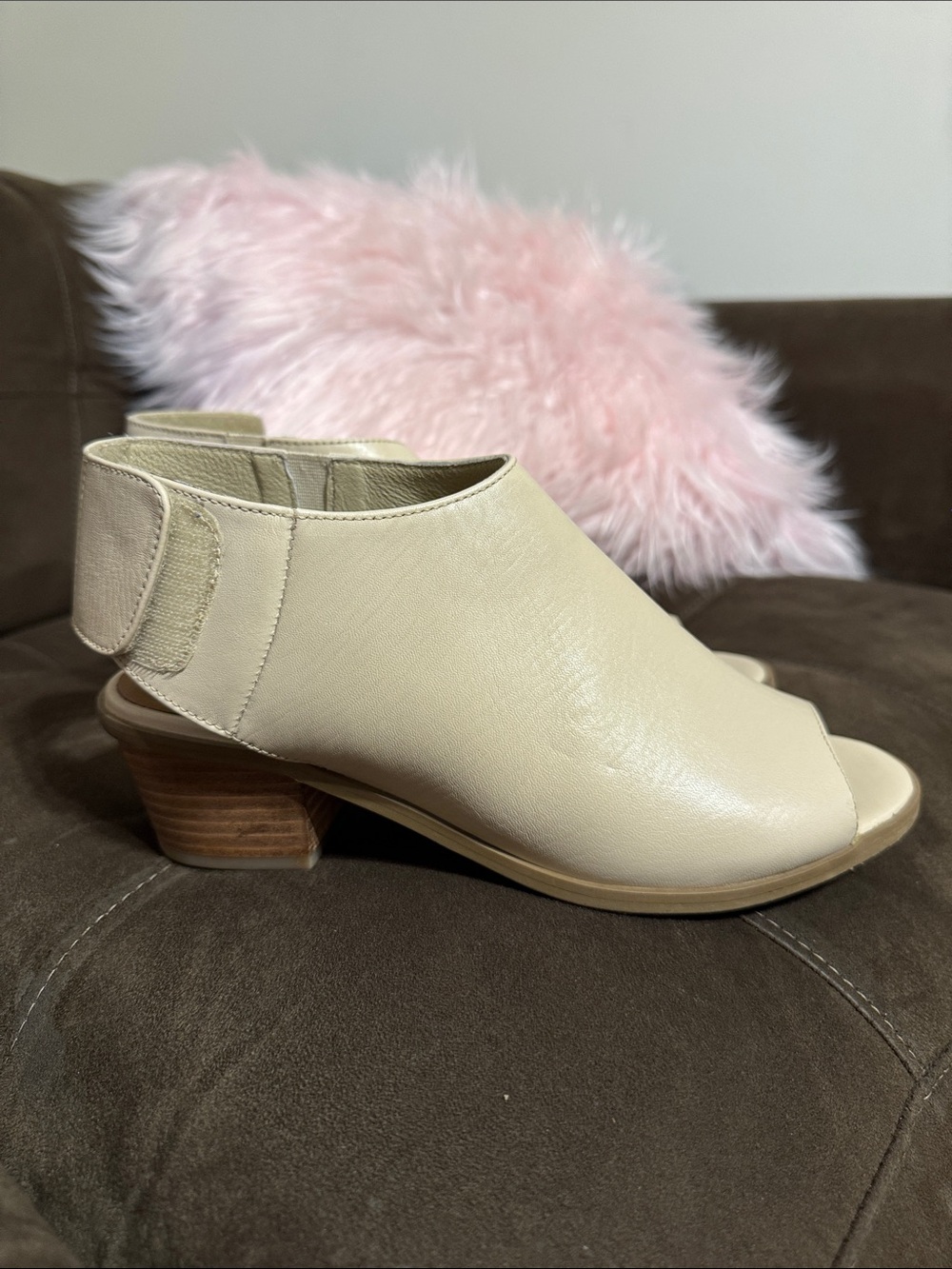 Coldwater Creek Cream Peep-Toe Slingback Low Block Heel